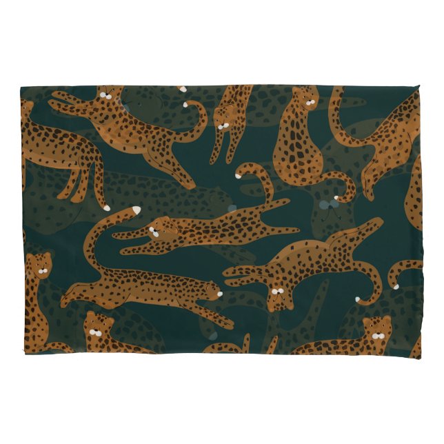 Leopard Jungle: Animal Print Vintage. Pillowcase (Front)