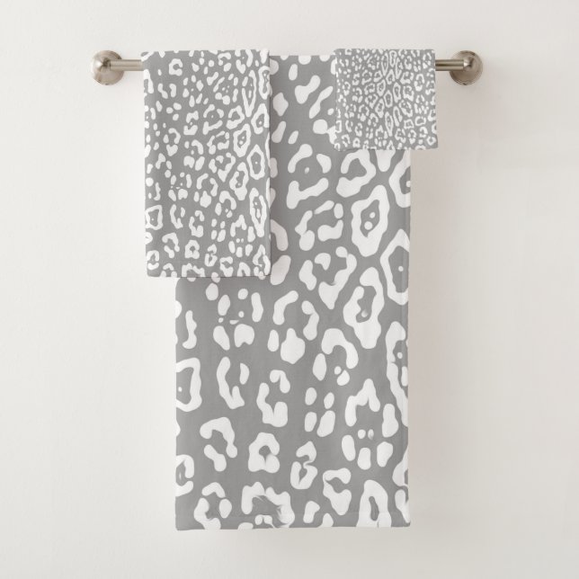 Leopard pattern in white and light grey bath towel set (Insitu)