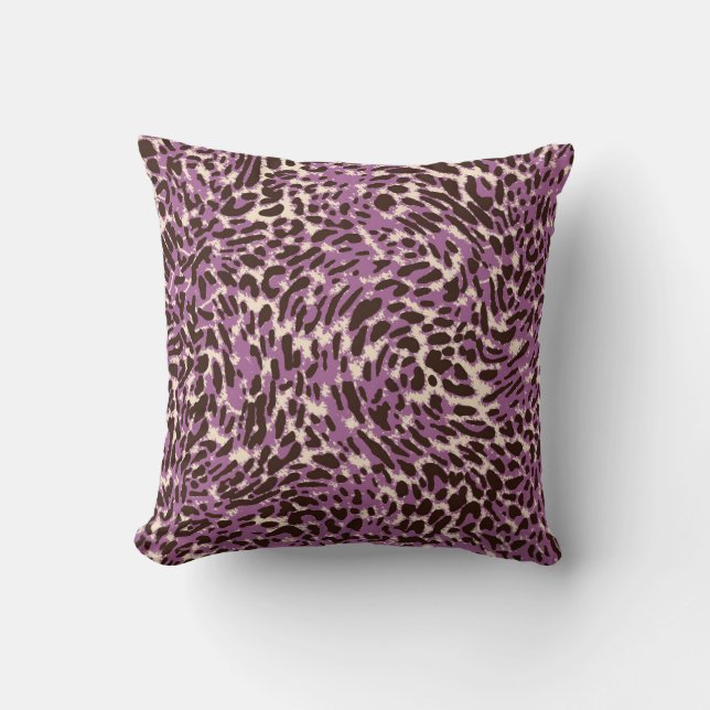 Leopard Print, Classic Animal Pattern. Throw Pillow (Front)