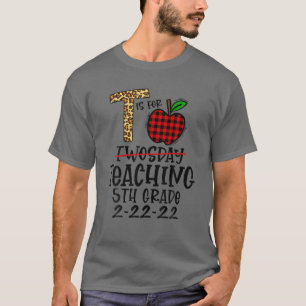 Leopard Teaching 5Th Grade On Twosday Funny Teache T-Shirt