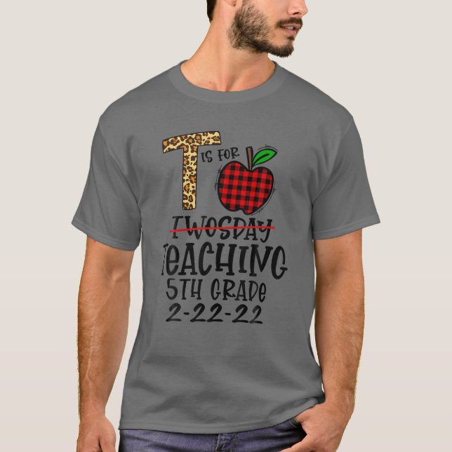Leopard Teaching 5Th Grade On Twosday Funny Teache T-Shirt (Front)