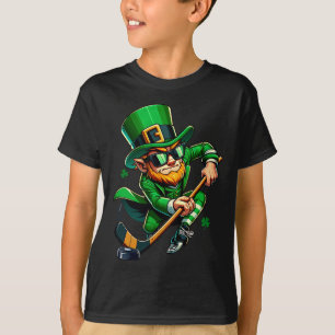 Leprechaun Playing Hockey St Patricks Day Sport Me T-Shirt