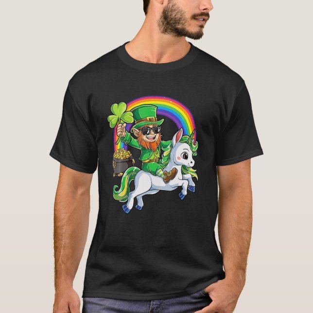 Leprechaun Riding Unicorn St Patricks Day Men Wome T-Shirt (Front)