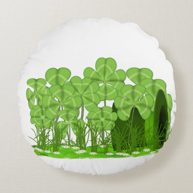 Leprechaun's Top Hat Lying in Field of Shamrocks  Round Pillow (Front)