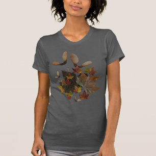 L'érable de sycomore laisse le T-shirt de collage