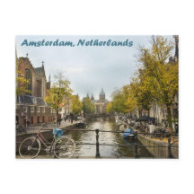 Les canaux d'Amsterdam dans la carte postale d'aut