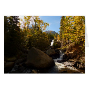 Les chutes de l'Alberta à l'automne dans les Roche
