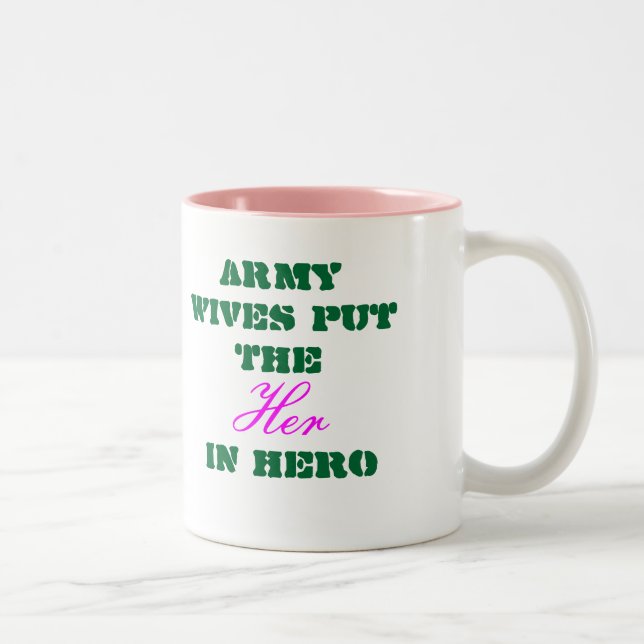 Les épouses d'armée de tasse d'épouse d'armée (Droit)