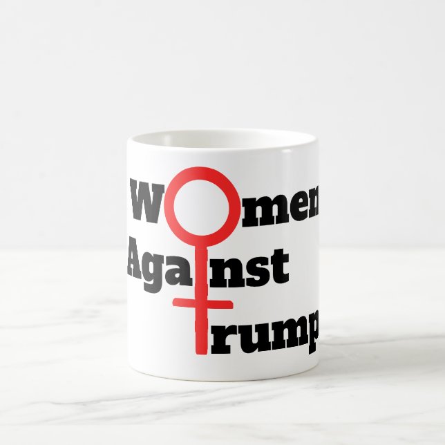 Les femmes contre Trump Coffee Mug (Centre)