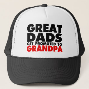 Les grands papas obtiennent favorisés au casquette
