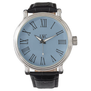 Les hommes ont personnalisé la montre bleue de