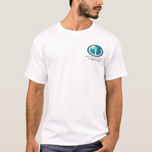 Les hommes ont un T-shirt intéressant de vague