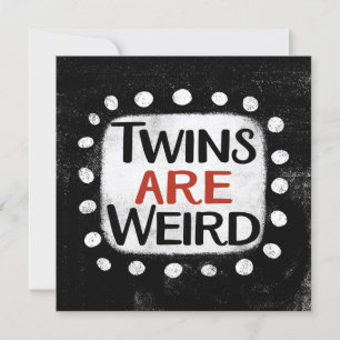 Les jumeaux sont une carte de voeux bizarre