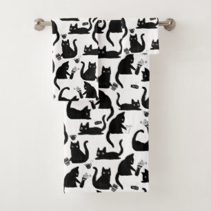 Les mauvais chats frappent des trucs sur