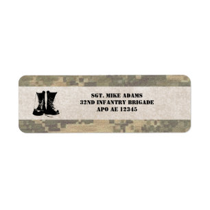 Les militaires camouflent avec des bottes de
