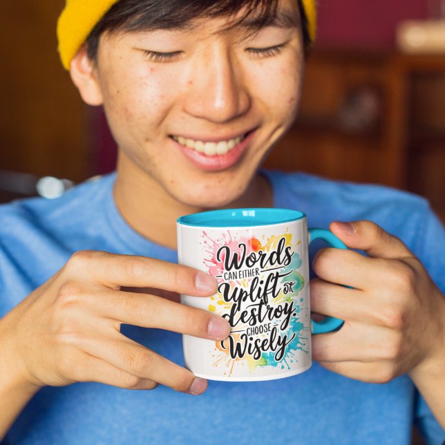 Les Mots Peuvent Se Déplier Ou Détruire De La Mug (Encourage kind words with this colorful mug! )