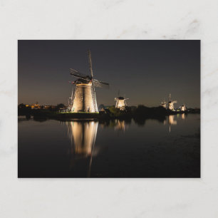 Les moulins à vent illuminés la nuit carte postale