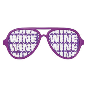 Les nuances de fête des amateurs de vin. Lunettes 