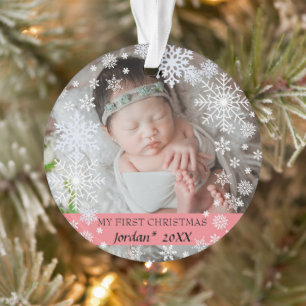 Les premiers flocons de neige de Noël du bébé