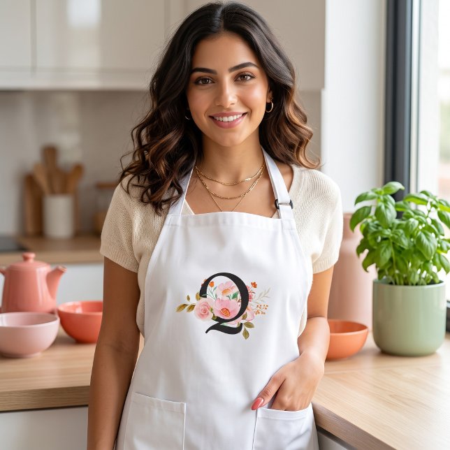 Letter Q Long Apron (Creator Uploaded)