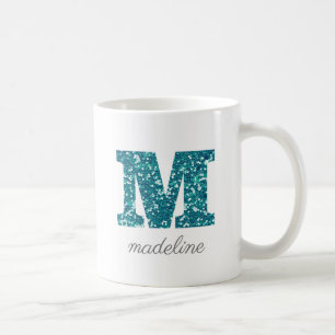 Lettre M Aqua Parties scintillant bleue Mug person