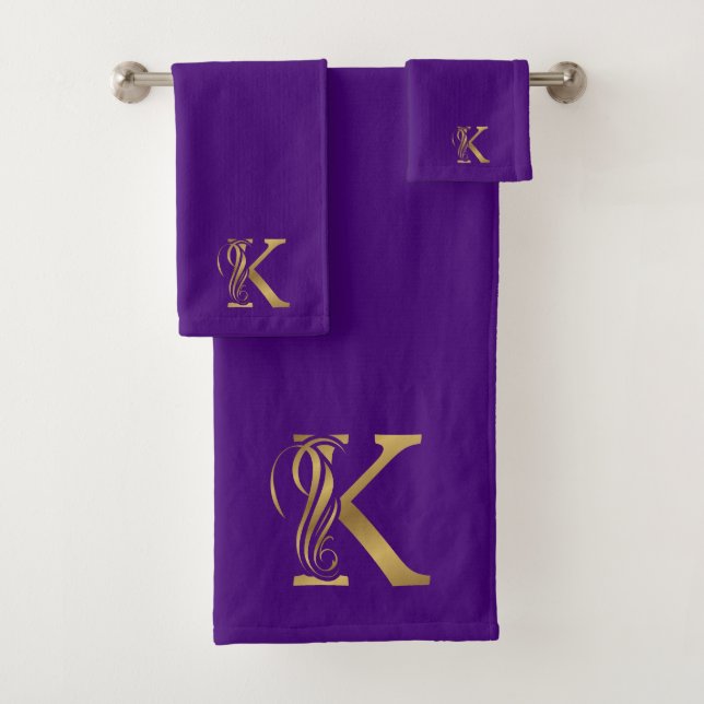 Lettre or monogramme de luxe sur violet (En situation)