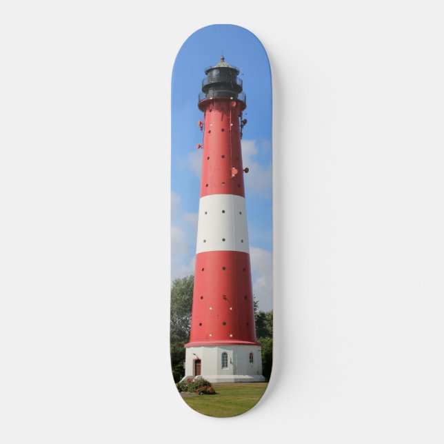 Leuchtturm auf Insel Pellworm im Sommer Skateboard (Front)