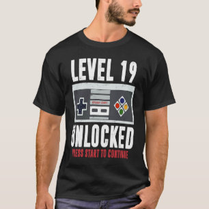 Level 19 Unlocked 19 Year Old Gamer 19th Birthday T-Shirt