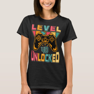 Level 40 Unlocked Video Gamer 40 Year Old 40th Bir T-Shirt