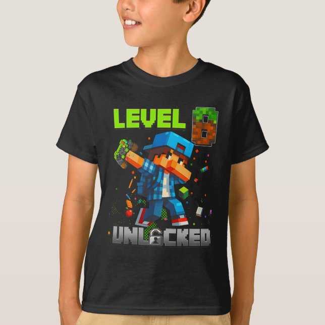 Level 8 Unlocked Funy Birthday Boy Pixel Gamer 8th T-Shirt (Front)