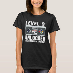 Level 9 Unlocked 9 Year Old  Gamer 9th Birthday    T-Shirt