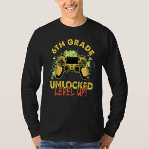 Level Up To 6th Grade Back 2 School Kids With Mom T-Shirt