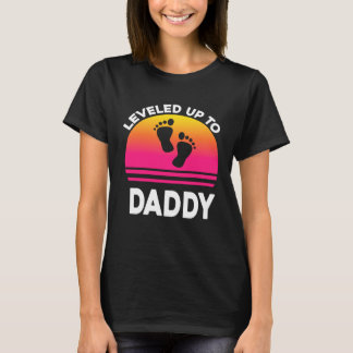Leveled Up to Daddy Soon to be Dad Father T-Shirt