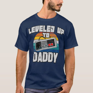 Levelled Up to Daddy 2021 Soon to be Dad Father T-Shirt