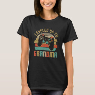 Levelled Up To Grandma Baby Announcement For Women T-Shirt