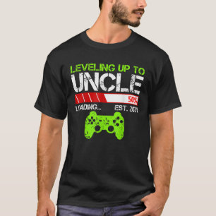 Levelling Up To Uncle Est 2021 Vintage Uncle Gift  T-Shirt