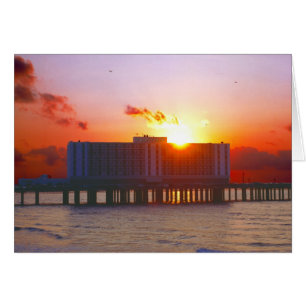 Lever de soleil aux cartes d'hôtel de navire