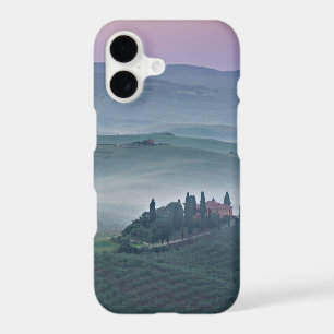 Lever de soleil rose sur un paysage de Toscane