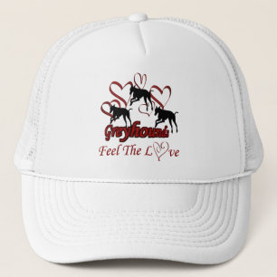 Lévriers et casquette de chien d'amour de coeurs