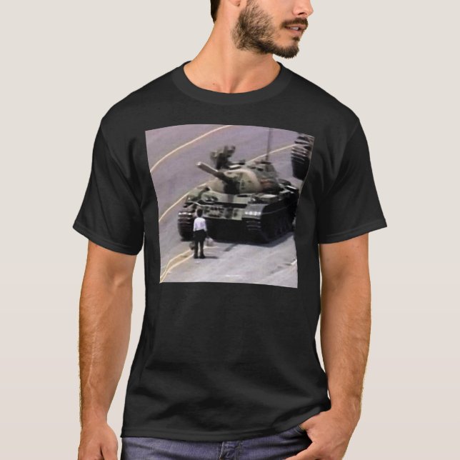L'homme contre le char Classic T-Shirt (Devant)