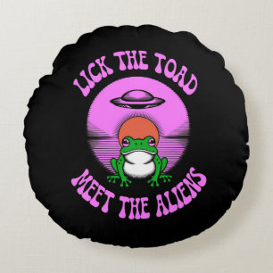 Lick the Toad Meet the Alien – Funny UFO Frog  Round Pillow