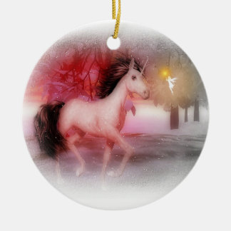 Licorne et ornement roses de nuit d'hiver de fée
