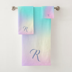 Light colours holographic background bath towel set