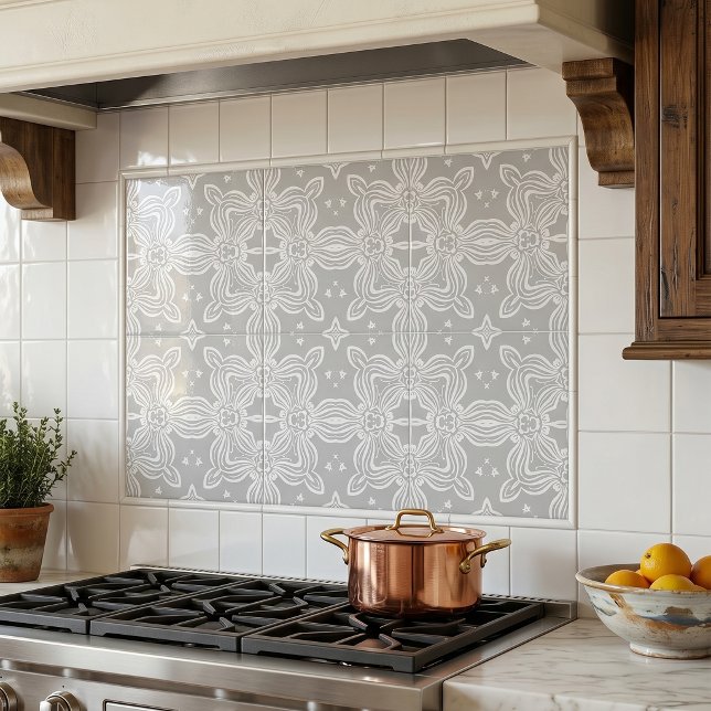 Light Gray And White Ornate Elegant Damask Pattern Tile (Creator Uploaded)