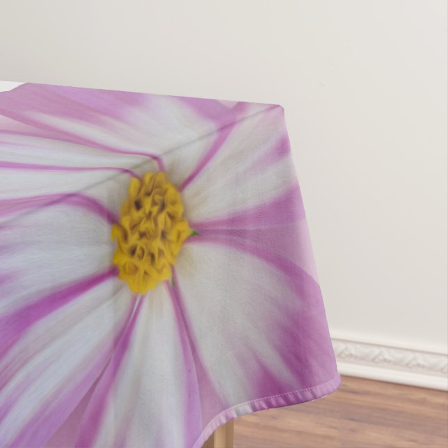Light purple flower tablecloth (In Situ)