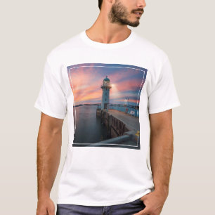 Lighthouse Raffles   Marina, Singapore T-Shirt
