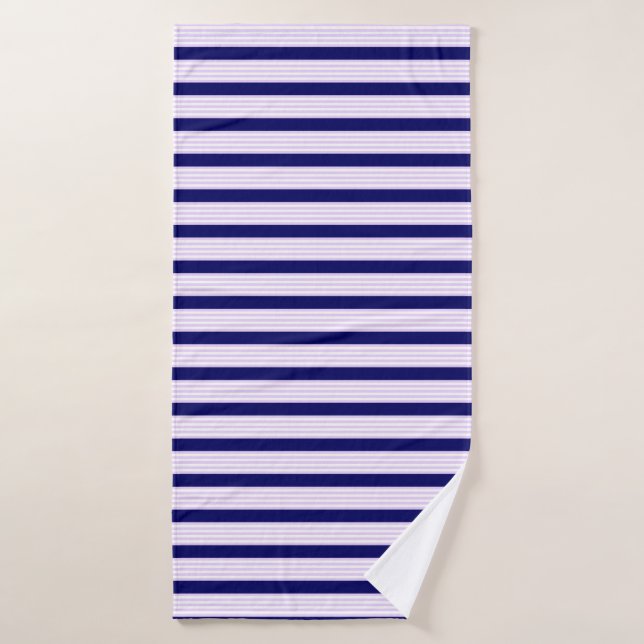 Lilac et rayures blanches motif avec bleu marine (Serviette de bain)