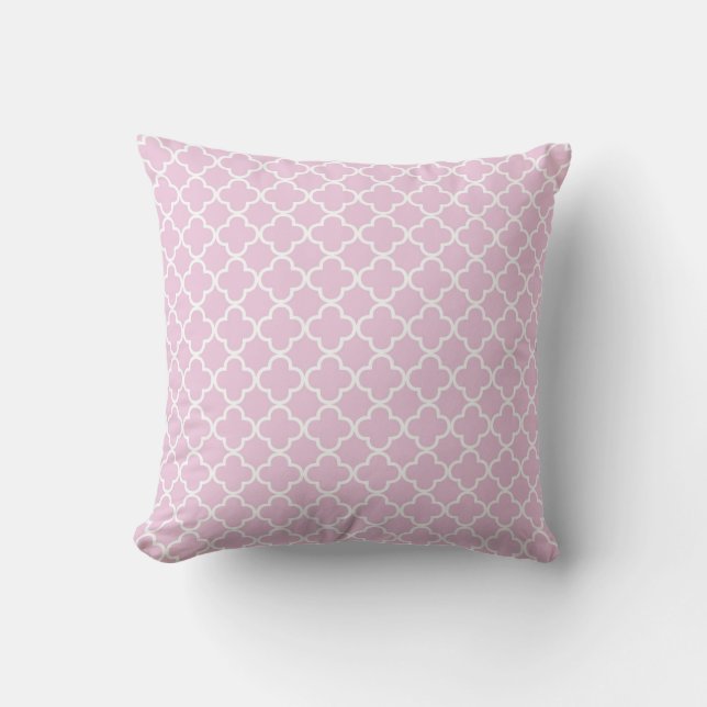 Lilac Quatrefoil Clover Pattern Throw Pillow (Front)