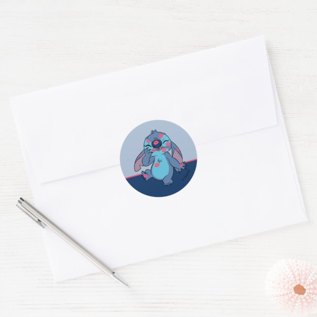 Lilo & Stitch | Stitch Covered in Kisses Classic Round Sticker (Envelope)