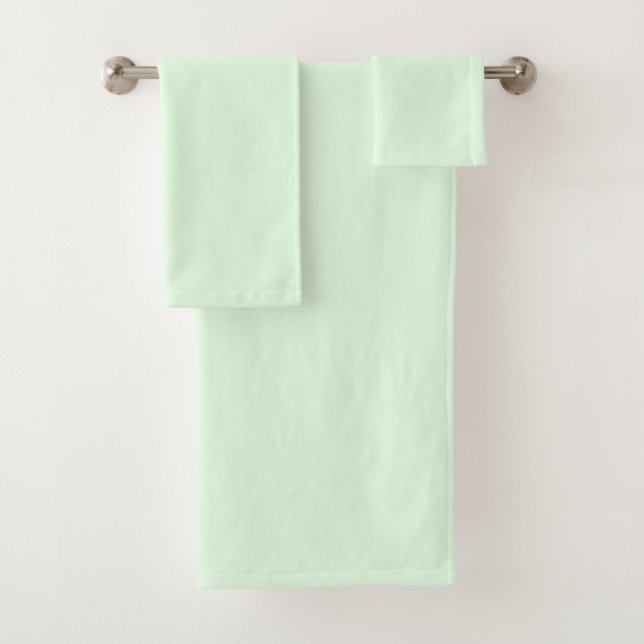Linge de bain vert pâle (En situation)